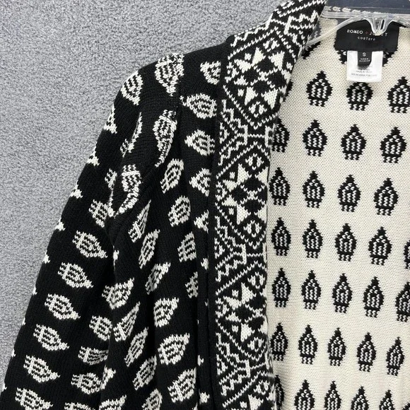 Romeo & Juliet Cardigan Sweater womens Size S Knit Tribal Black White reversible - Picture 4 of 11